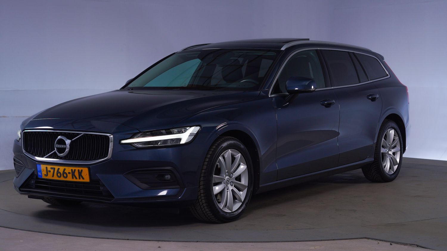 Volvo V60 Station 2020 J-766-KK 1