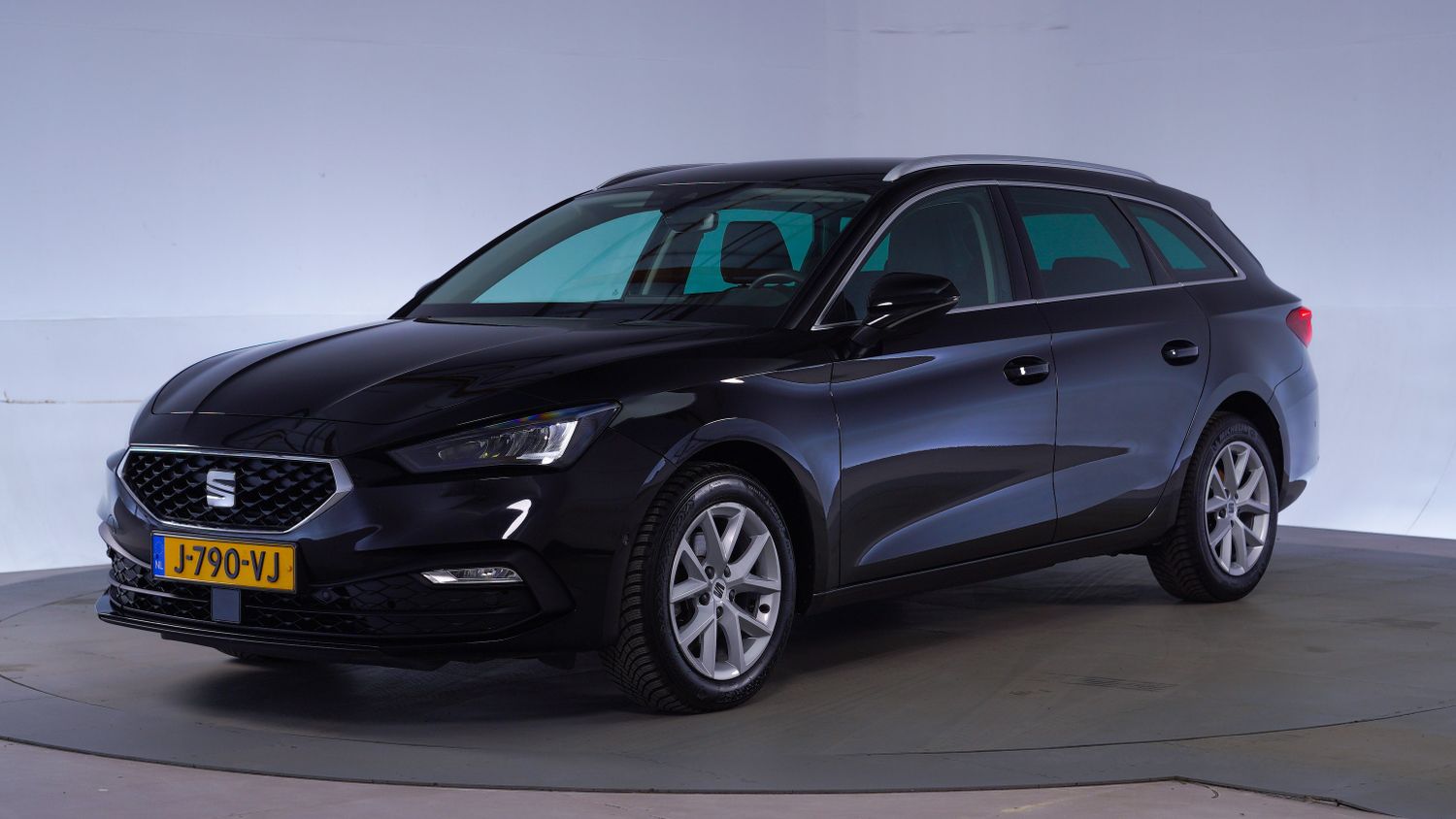 Seat Leon Station 2020 J-790-VJ 1