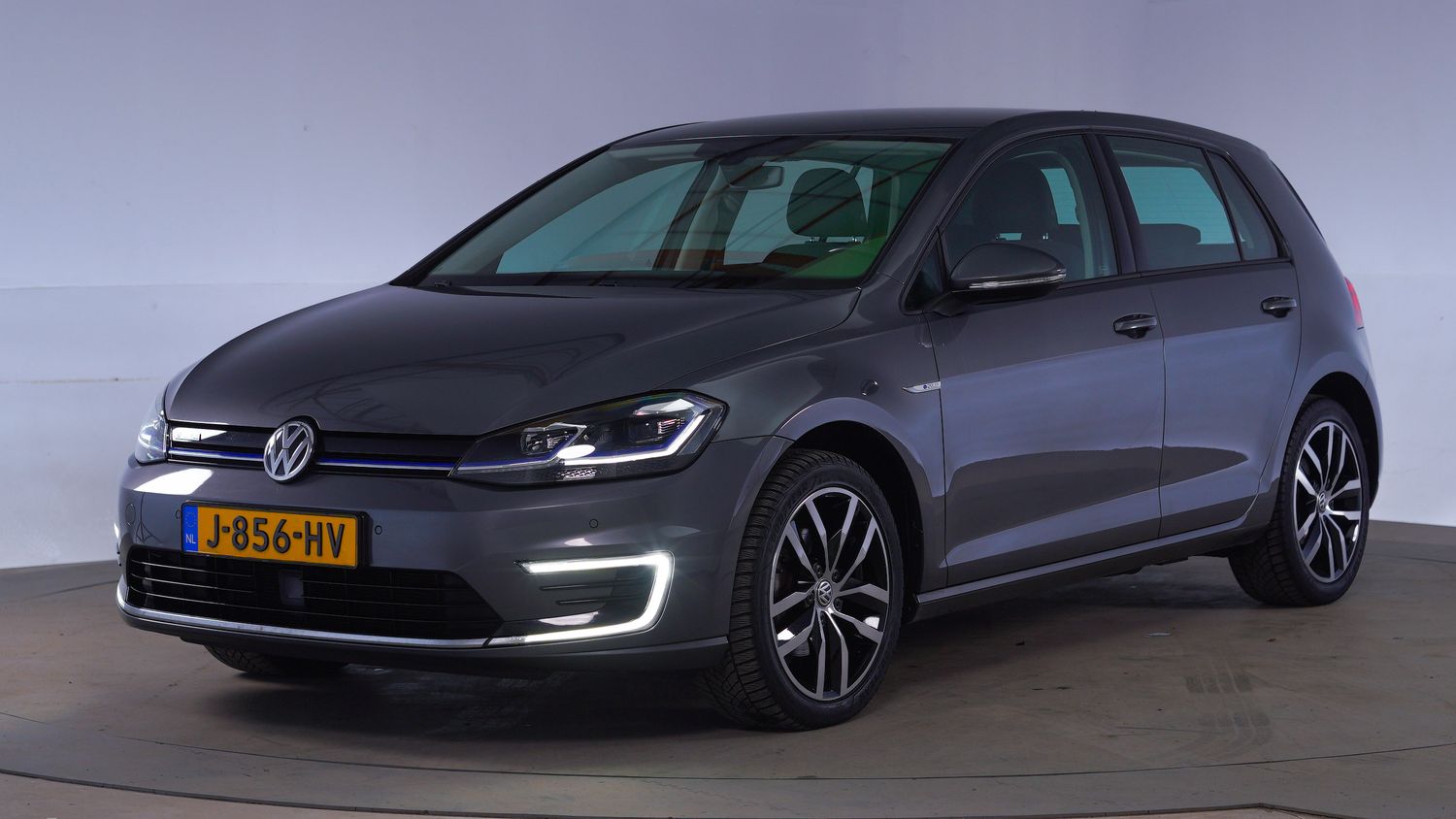 Volkswagen e-Golf Hatchback 2020 J-856-HV 1