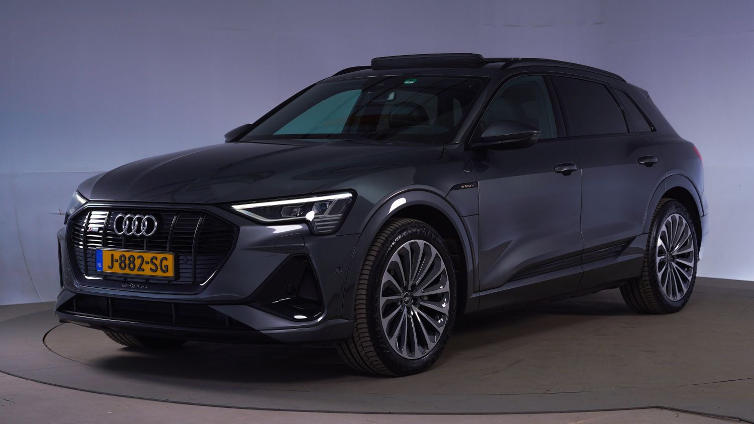 Audi E-Tron SUV / Terreinwagen 2020 J-882-SG 1