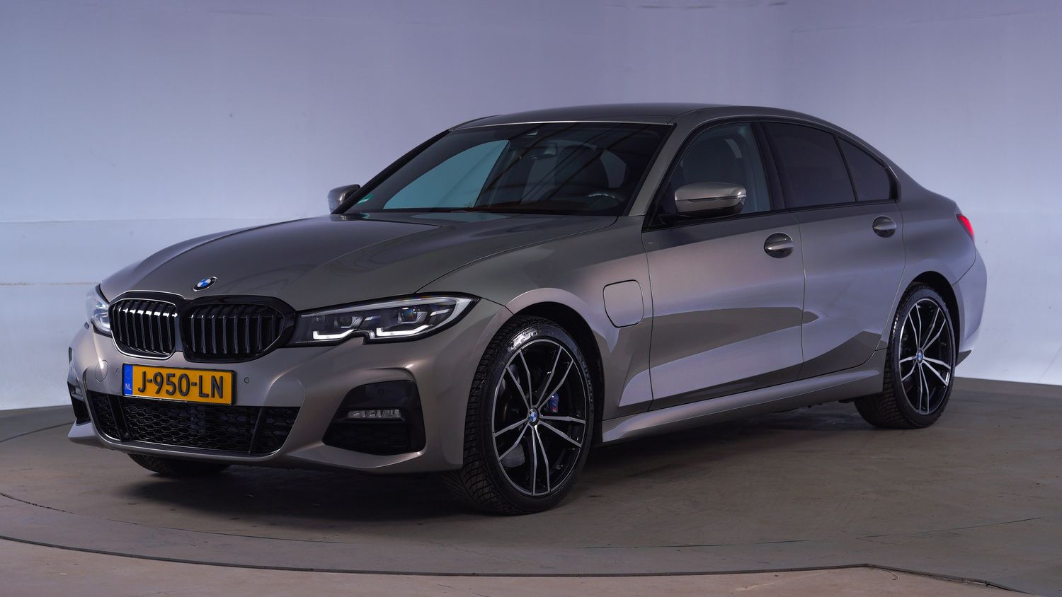 BMW 3-serie Sedan 2020 J-950-LN 1