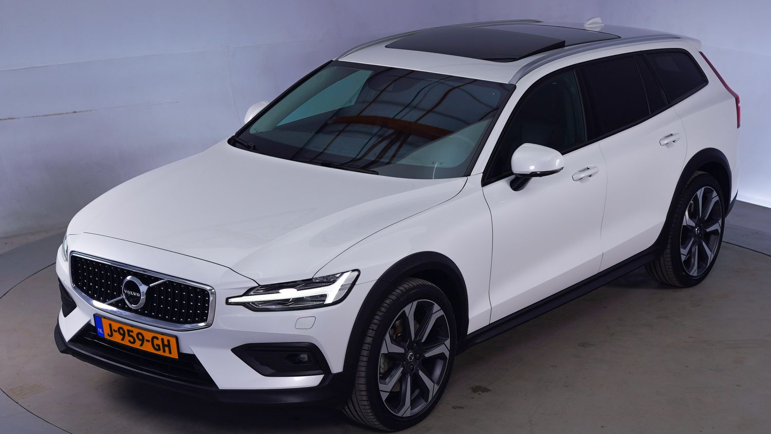 Volvo V60 Cross Country Station 2020 J-959-GH 1