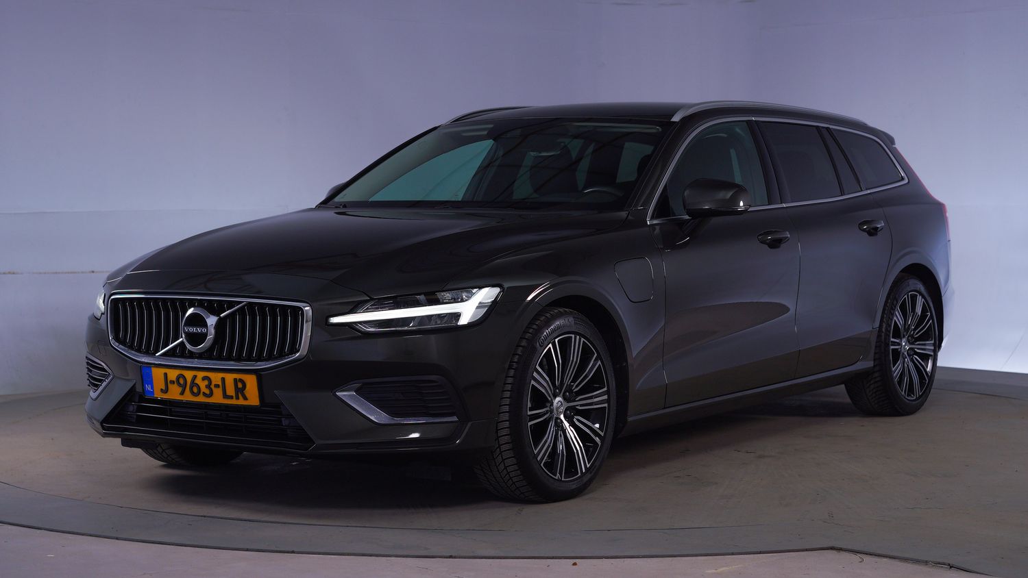 Volvo V60 Station 2020 J-963-LR 1