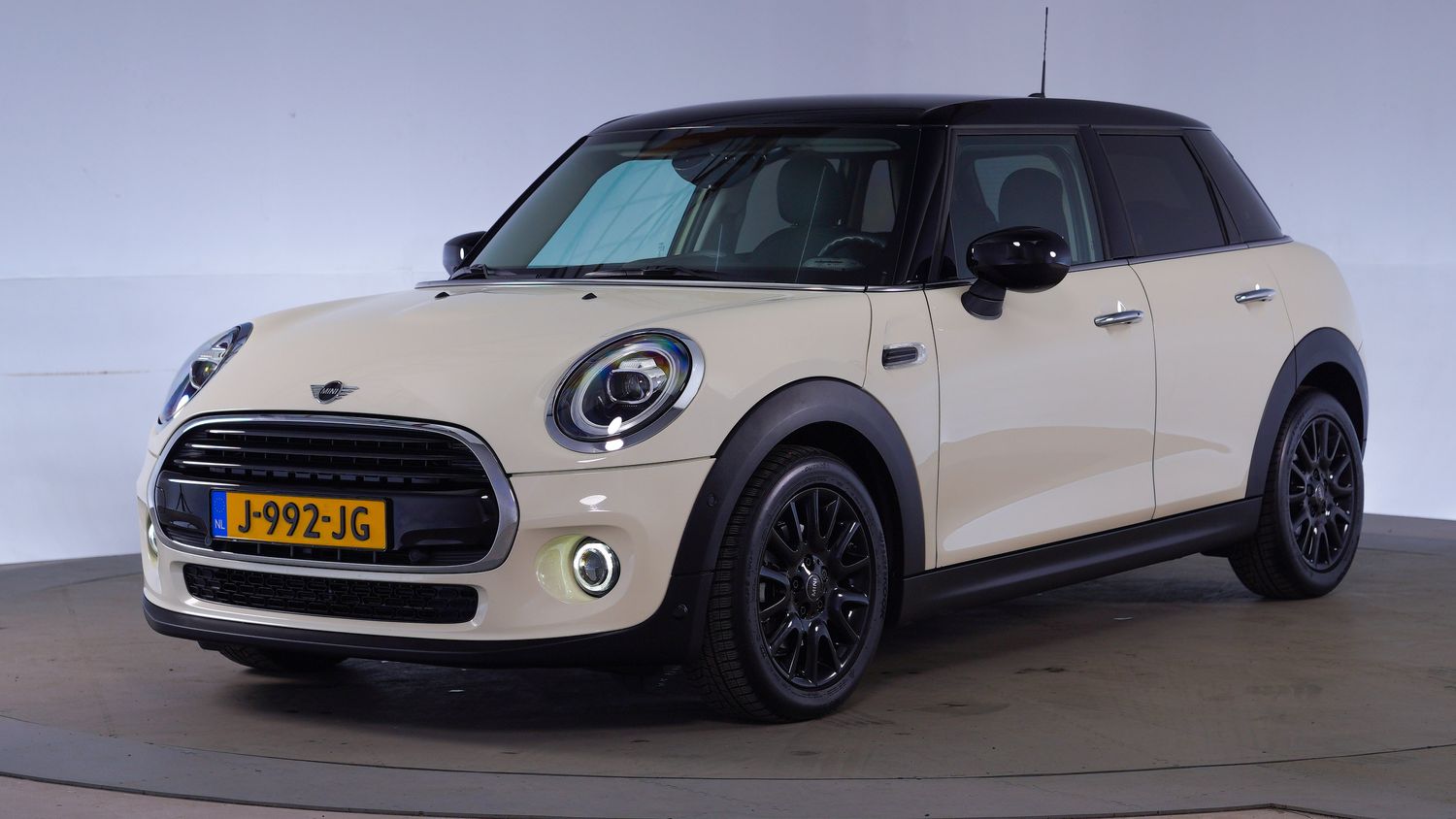 Mini Cooper Hatchback 2020 J-992-JG 1