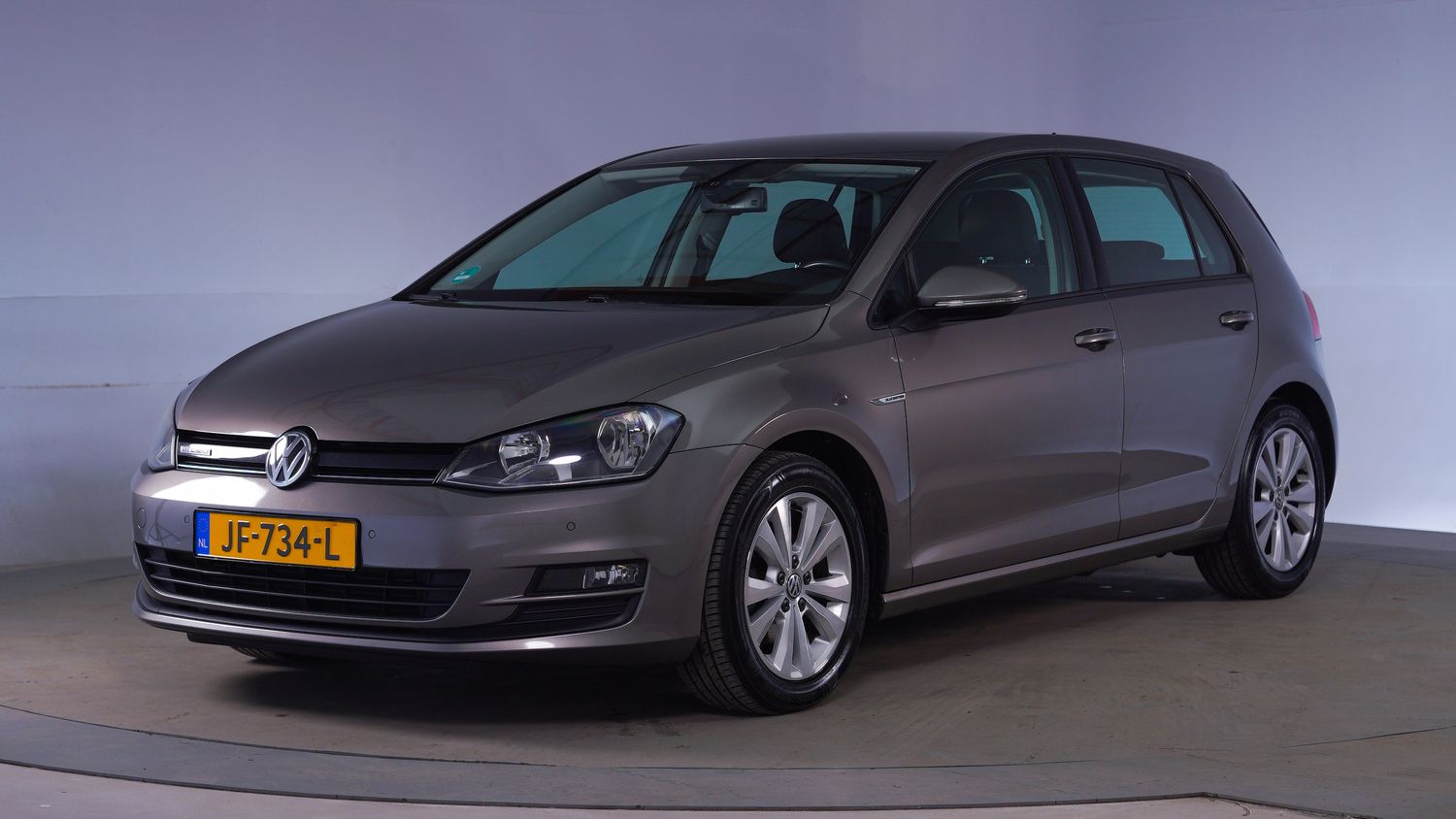 Volkswagen Golf Hatchback 2016 JF-734-L 1