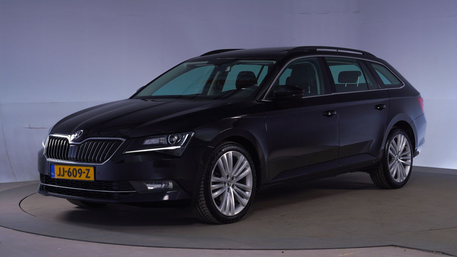 Skoda Superb Station 2016 JJ-609-Z 1