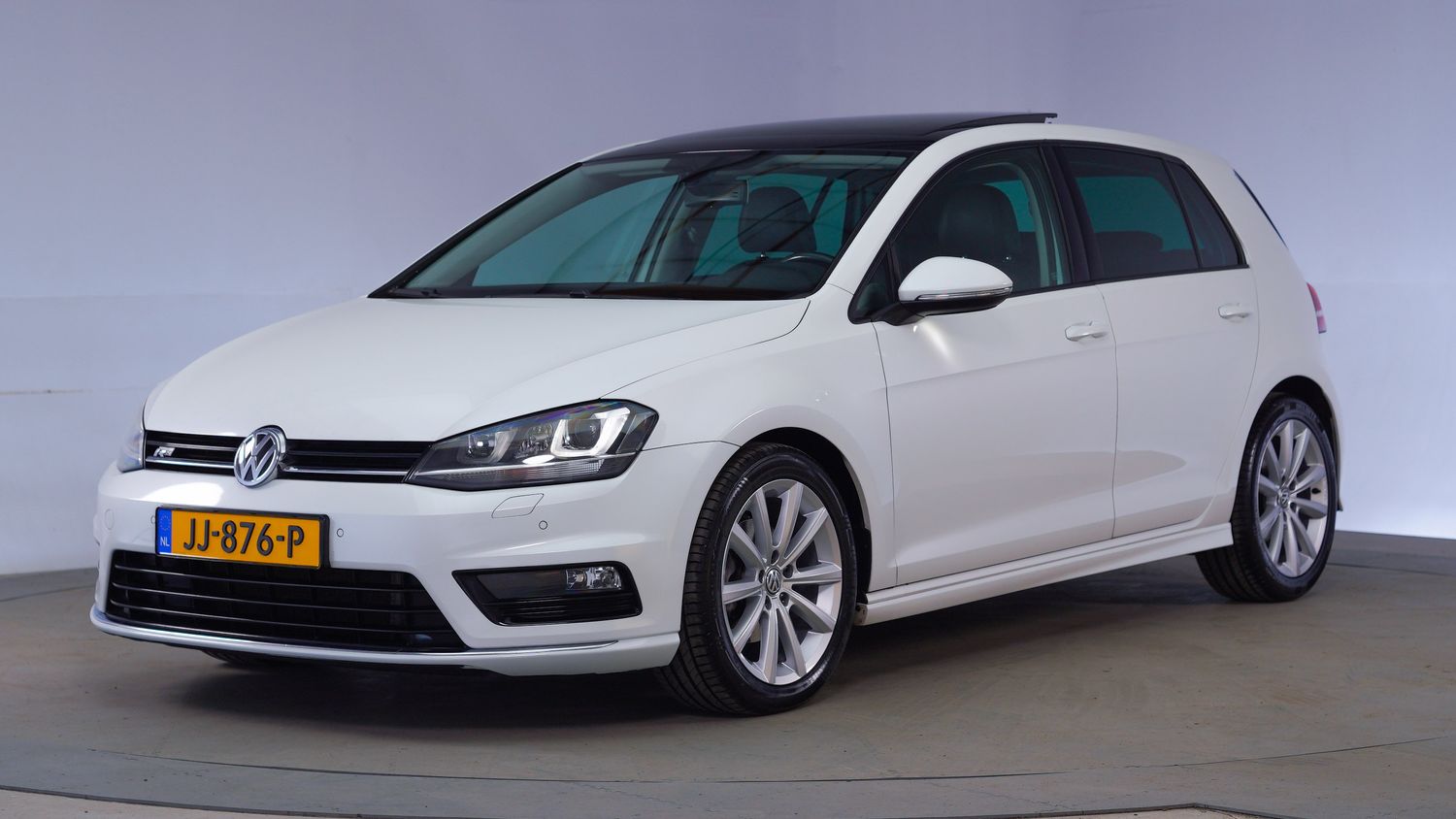 Volkswagen Golf Hatchback 2016 JJ-876-P 1