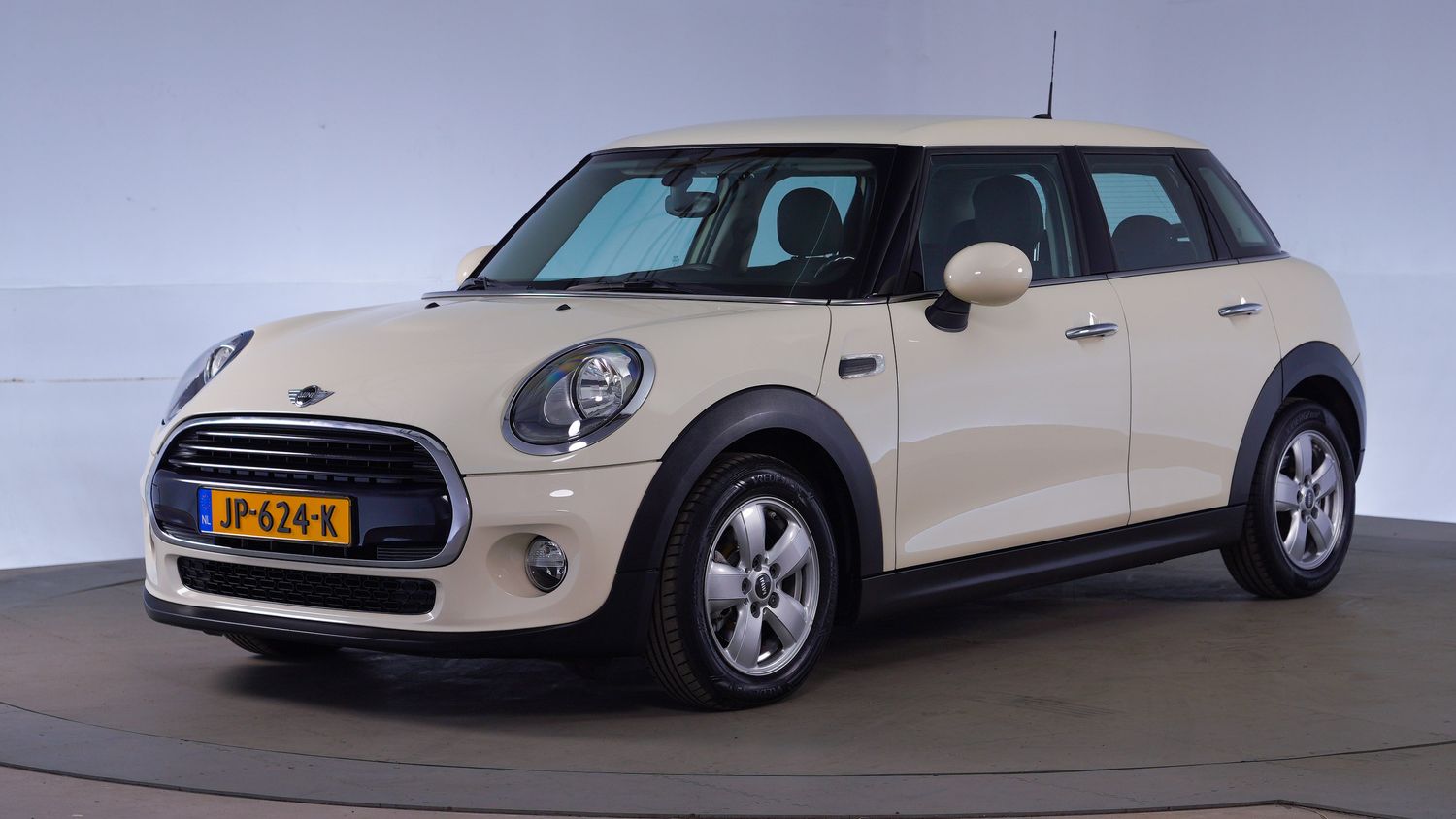 Mini Cooper Hatchback 2016 JP-624-K 1
