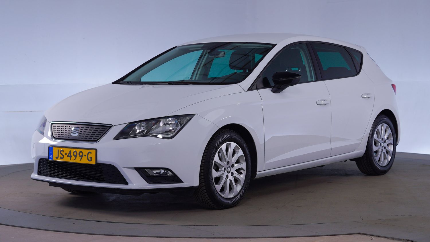 Seat Leon Hatchback 2016 JS-499-G 1