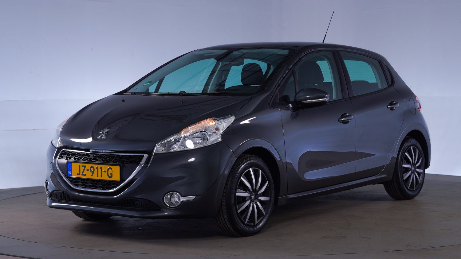 Peugeot 208 Hatchback 2013 JZ-911-G 1