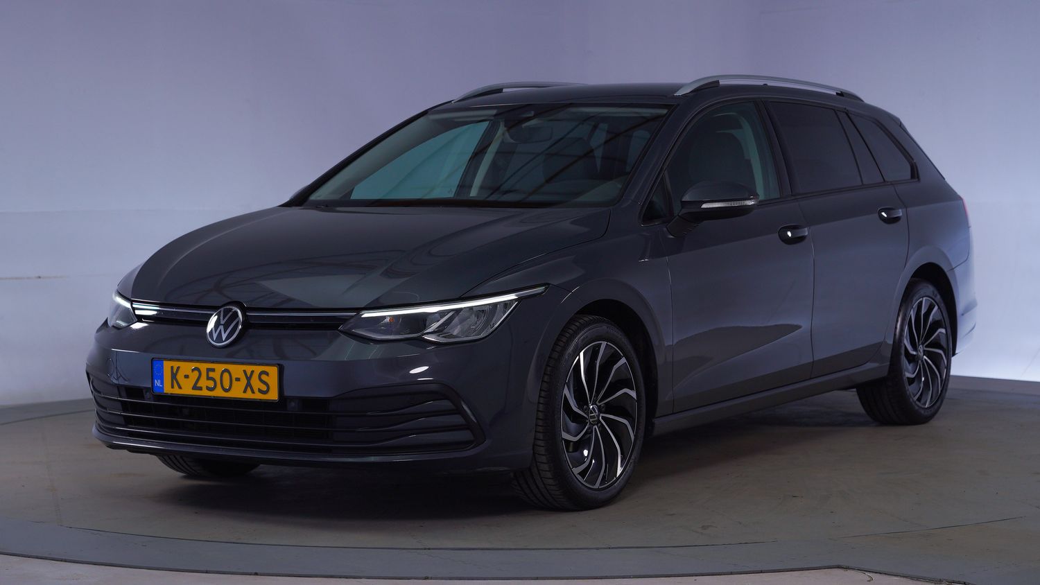 Volkswagen Golf Station 2021 K-250-XS 1