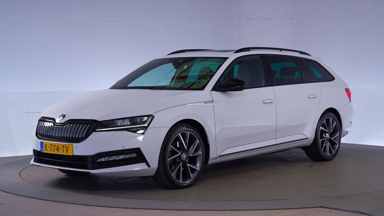 Skoda Superb Station 2021 K-774-TV 1
