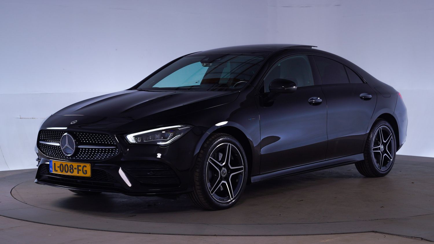 Mercedes-Benz CLA-klasse Sedan 2021 L-008-FG 1