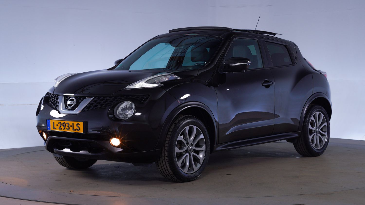 Nissan Juke Hatchback 2016 L-293-LS 1