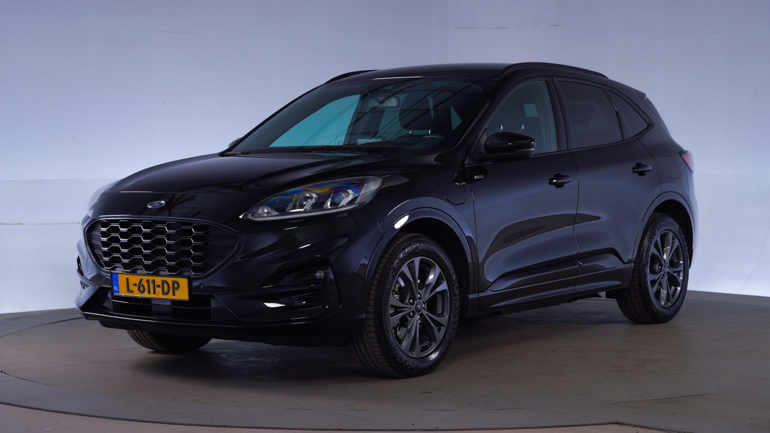 Ford Kuga SUV / Terreinwagen 2021 L-611-DP 1