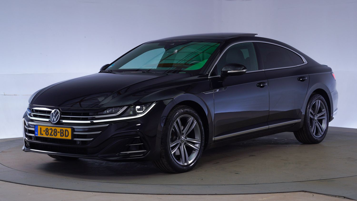 Volkswagen Arteon Hatchback 2021 L-828-BD 1