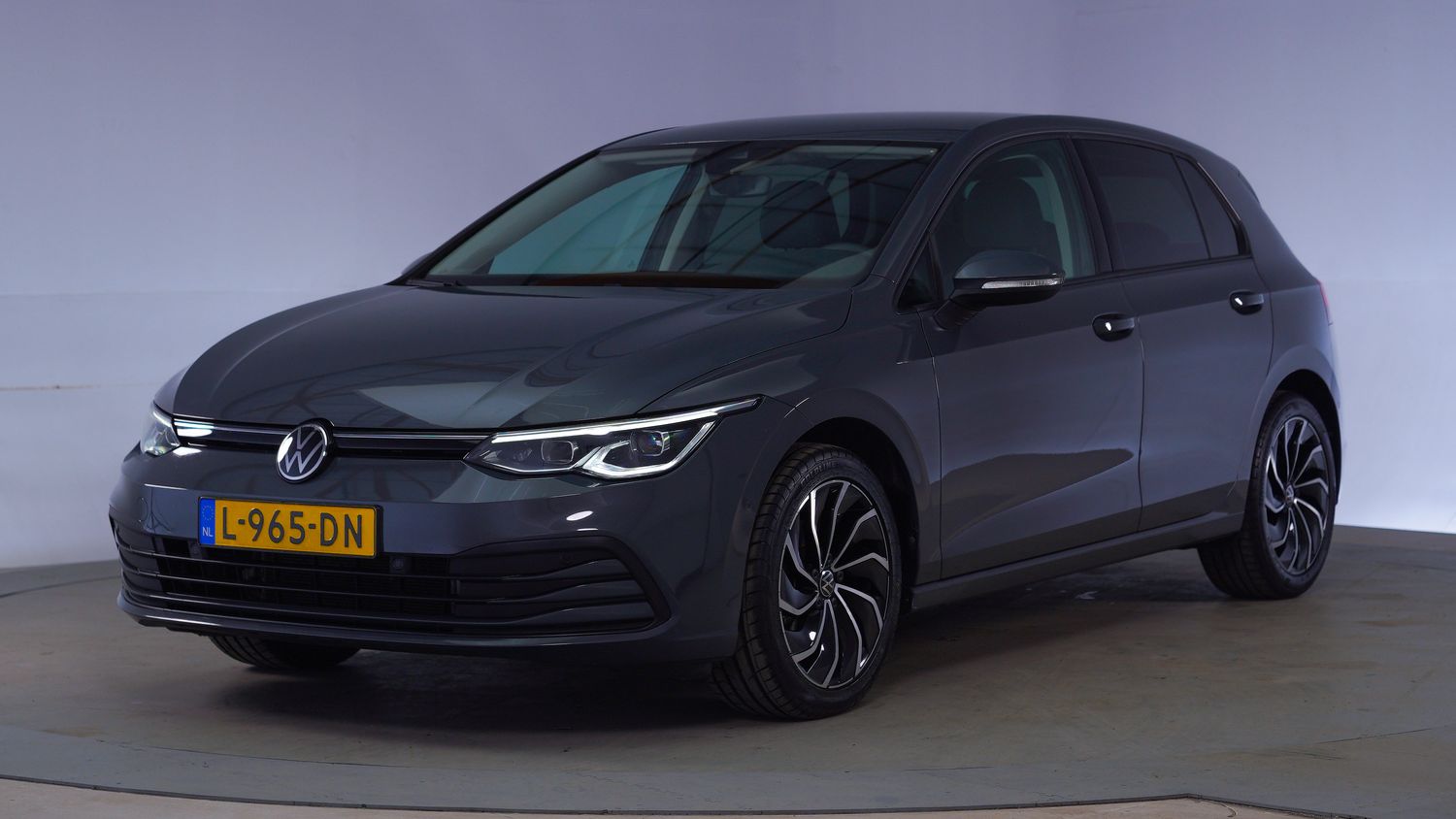 Volkswagen Golf Hatchback 2021 L-965-DN 1