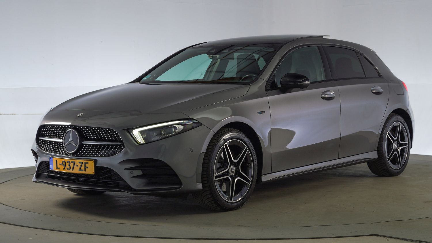 Mercedes-Benz A-klasse Hatchback 2021 L-937-ZF 1