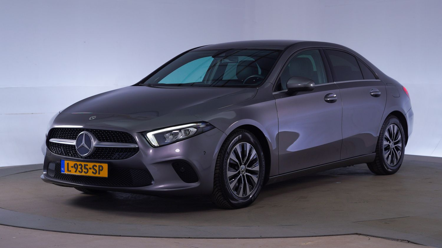 Mercedes-Benz A-klasse Sedan 2021 L-935-SP 1
