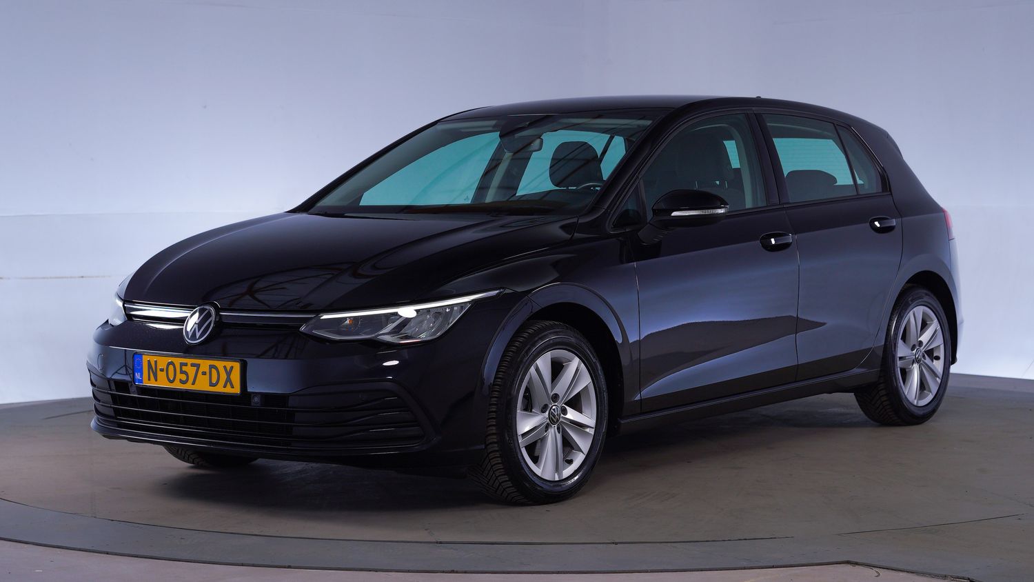 Volkswagen Golf Hatchback 2021 N-057-DX 1