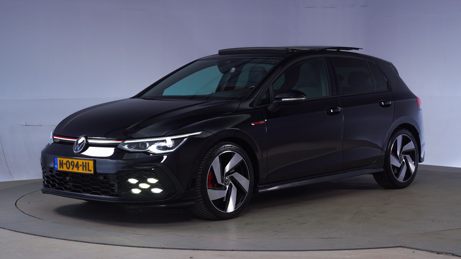 Volkswagen Golf Hatchback 2020 N-094-HL 1