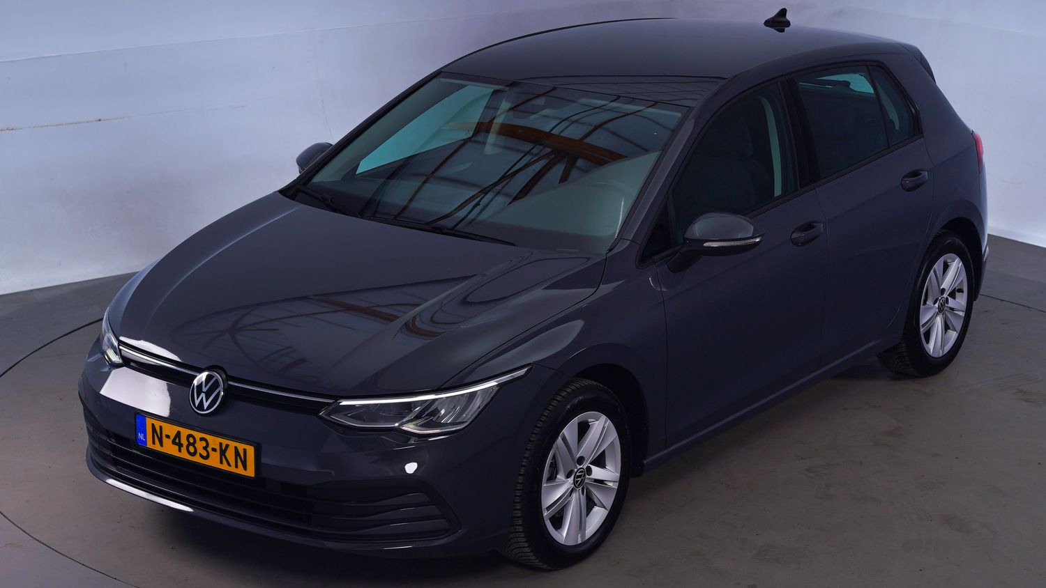 Volkswagen Golf Hatchback 2021 N-483-KN 1