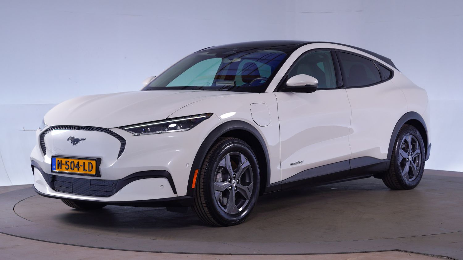 Ford Mustang Mach-E SUV / Terreinwagen 2021 N-504-LD 1