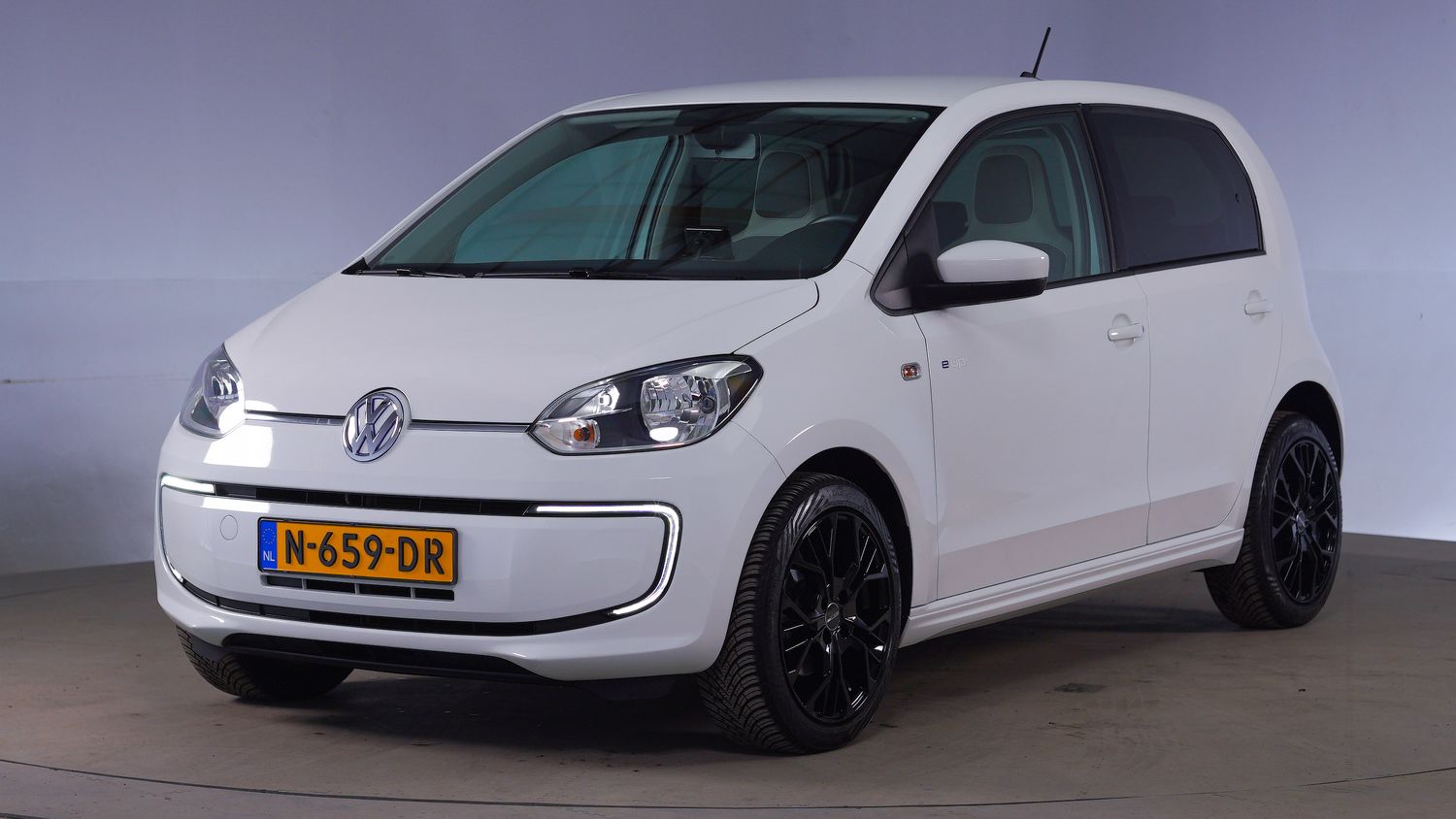 Volkswagen e-Up! Hatchback 2015 N-659-DR 1