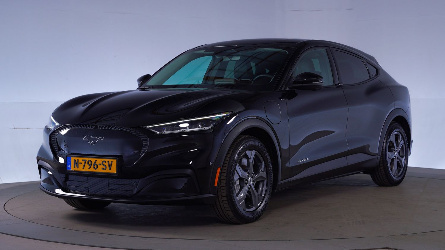 Ford Mustang Mach-E SUV / Terreinwagen 2021 N-796-SV 1