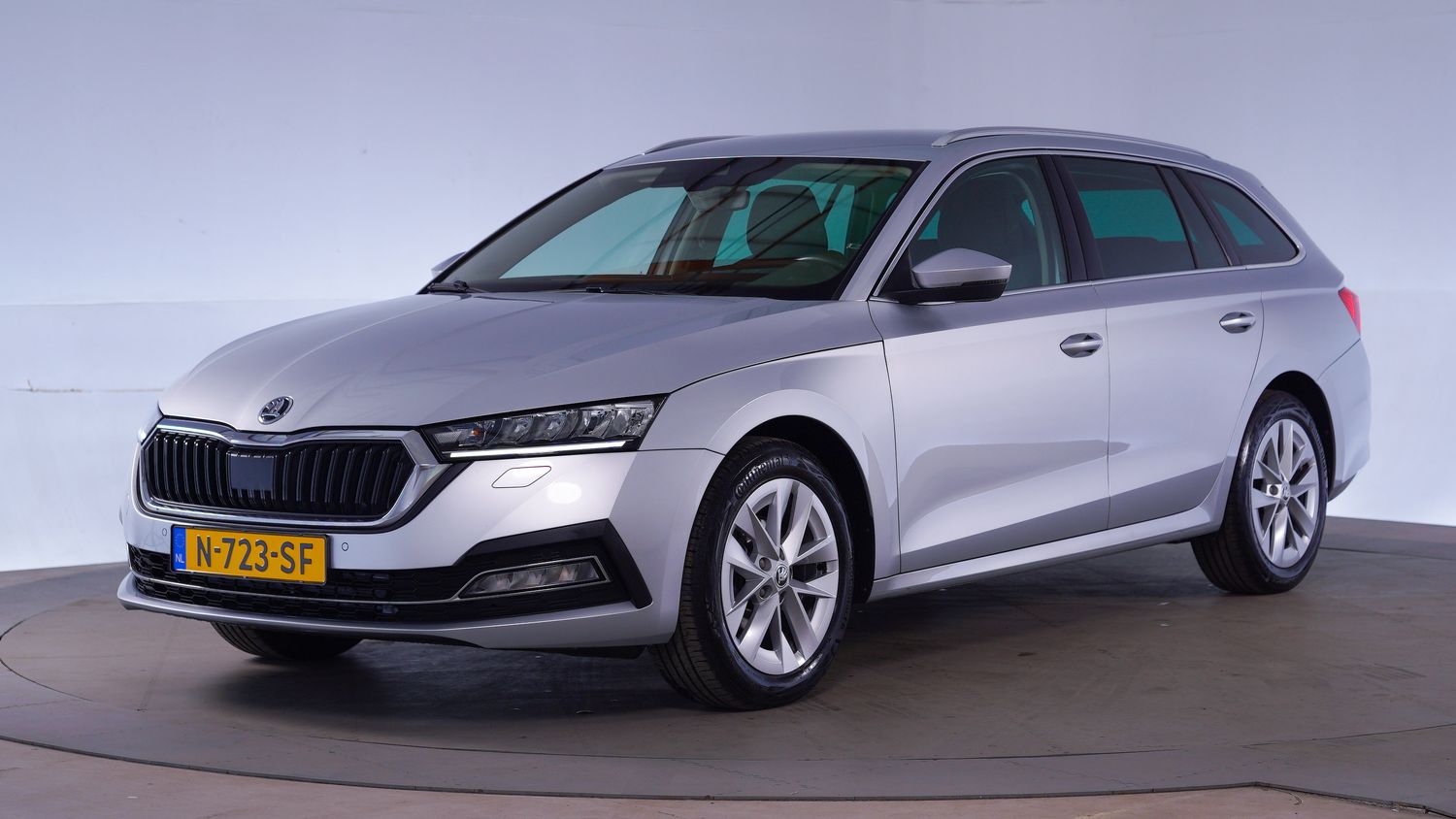 Skoda Octavia Station 2021 N-723-SF 1