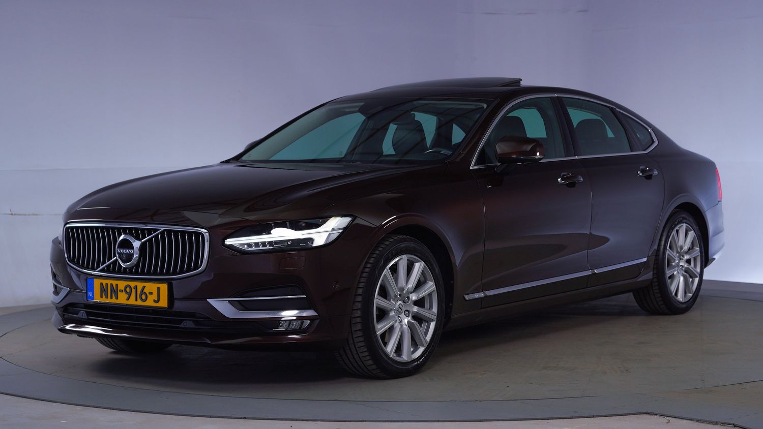 Volvo S90 Sedan 2017 NN-916-J 1