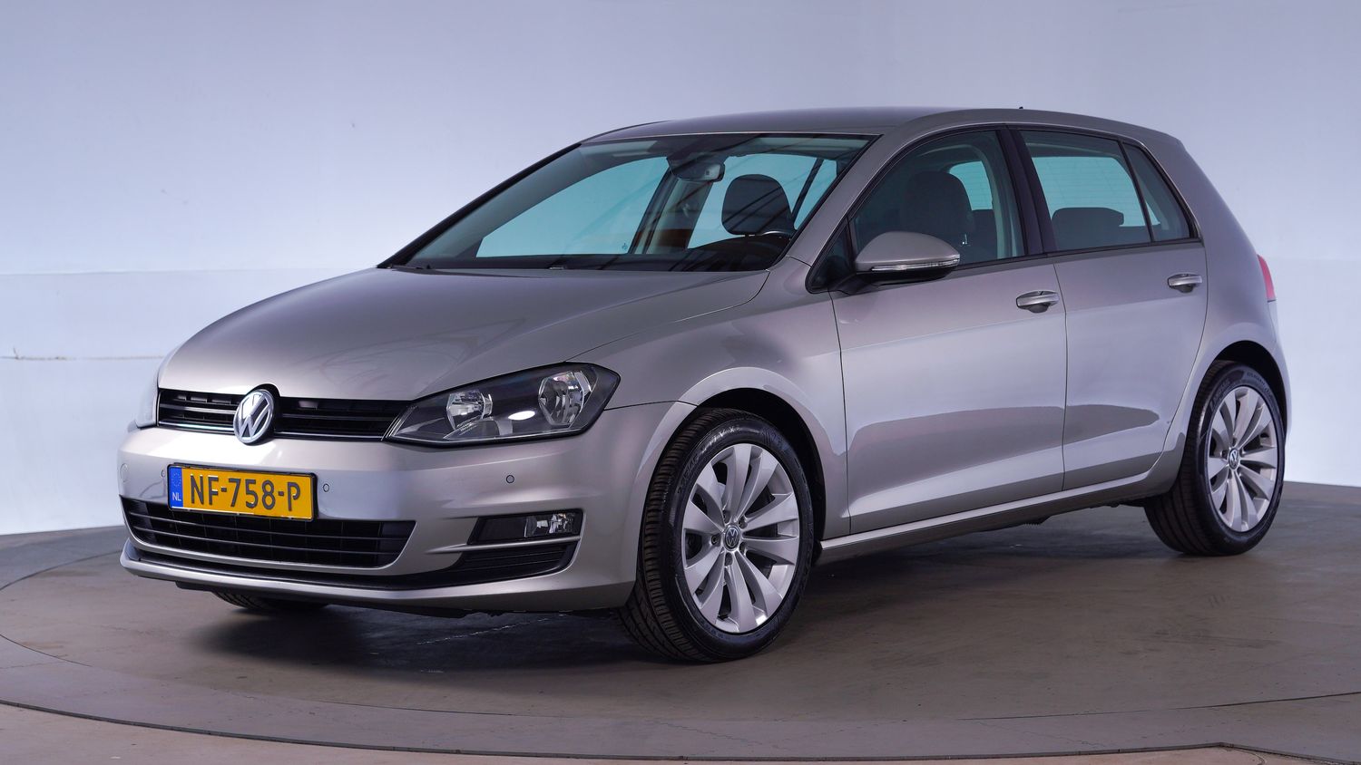 Volkswagen Golf Hatchback 2017 NF-758-P 1