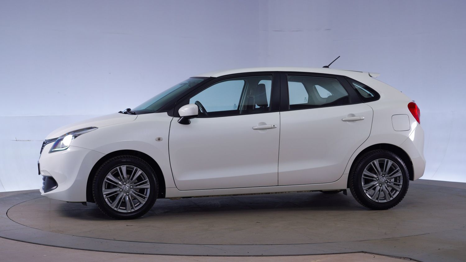 Suzuki Baleno Hatchback 2017 NL-635-B 2