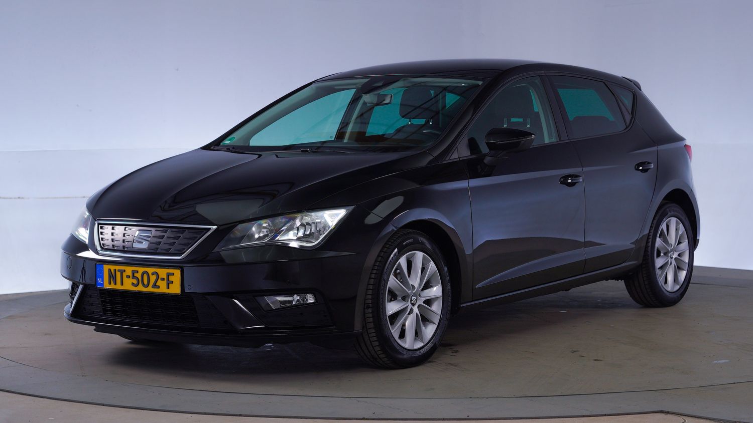 Seat Leon Hatchback 2017 NT-502-F 1