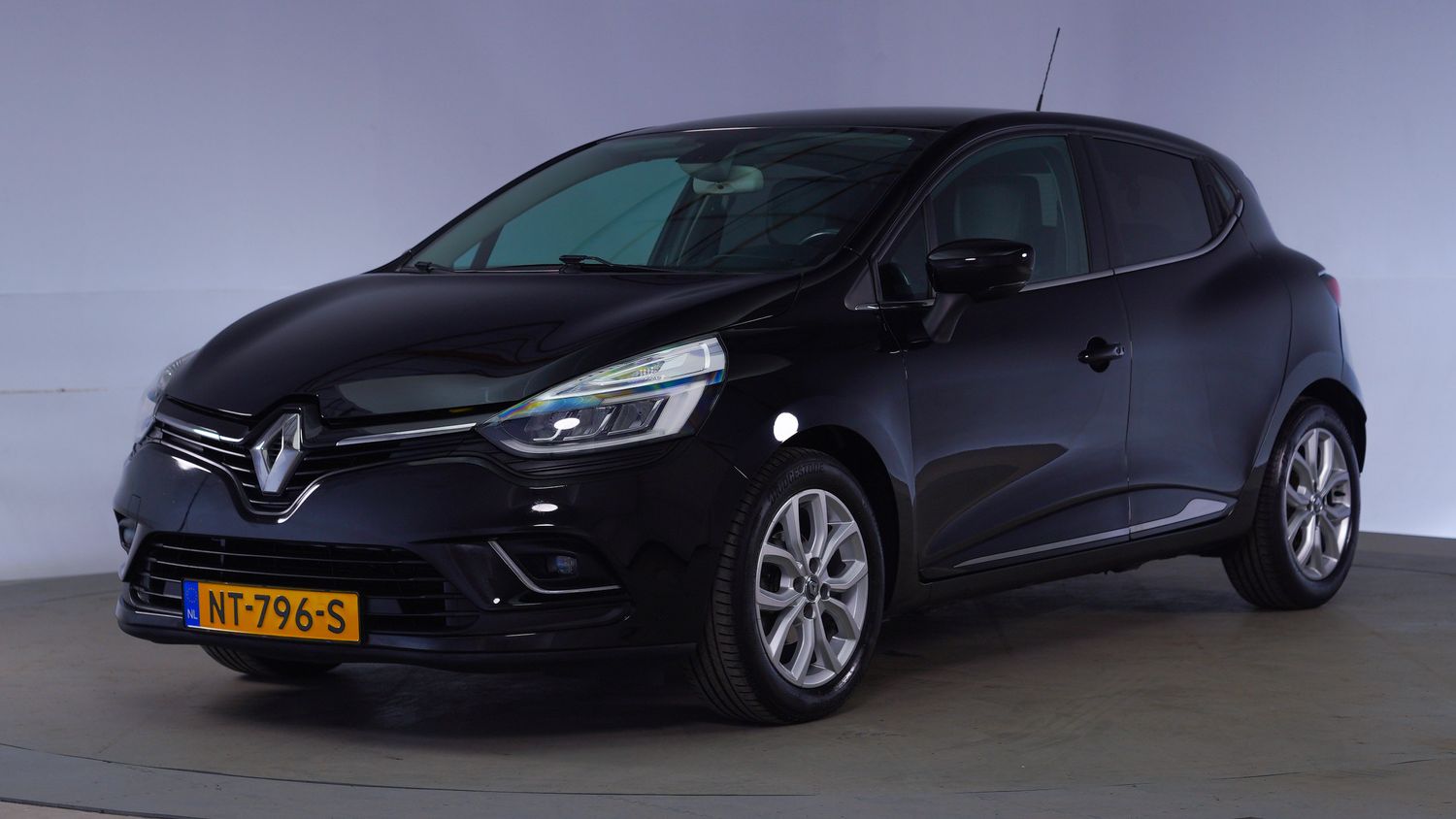 Renault Clio Hatchback 2017 NT-796-S 1