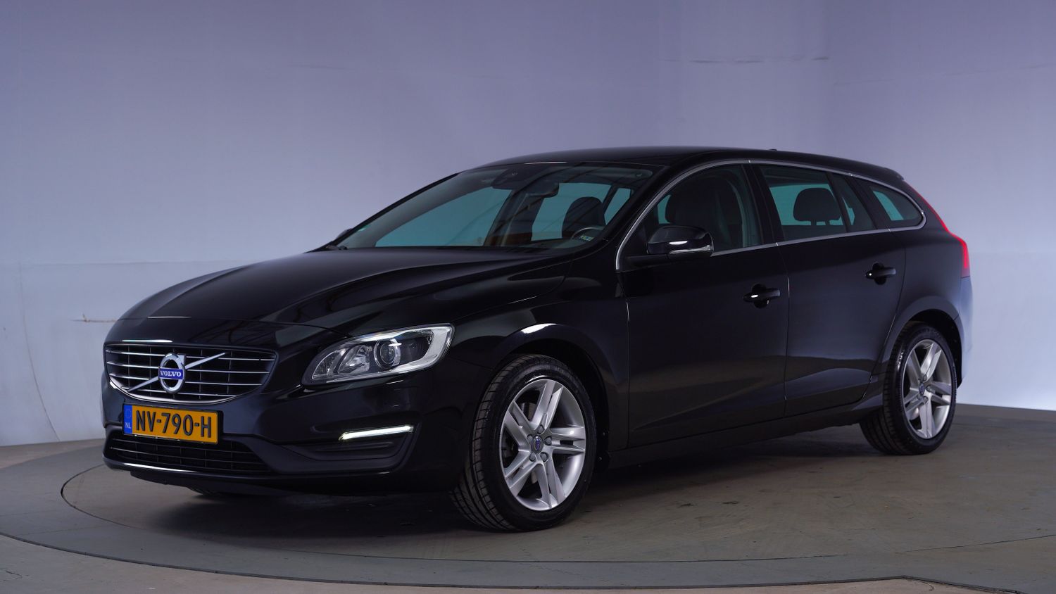 Volvo V60 Station 2017 NV-790-H 1