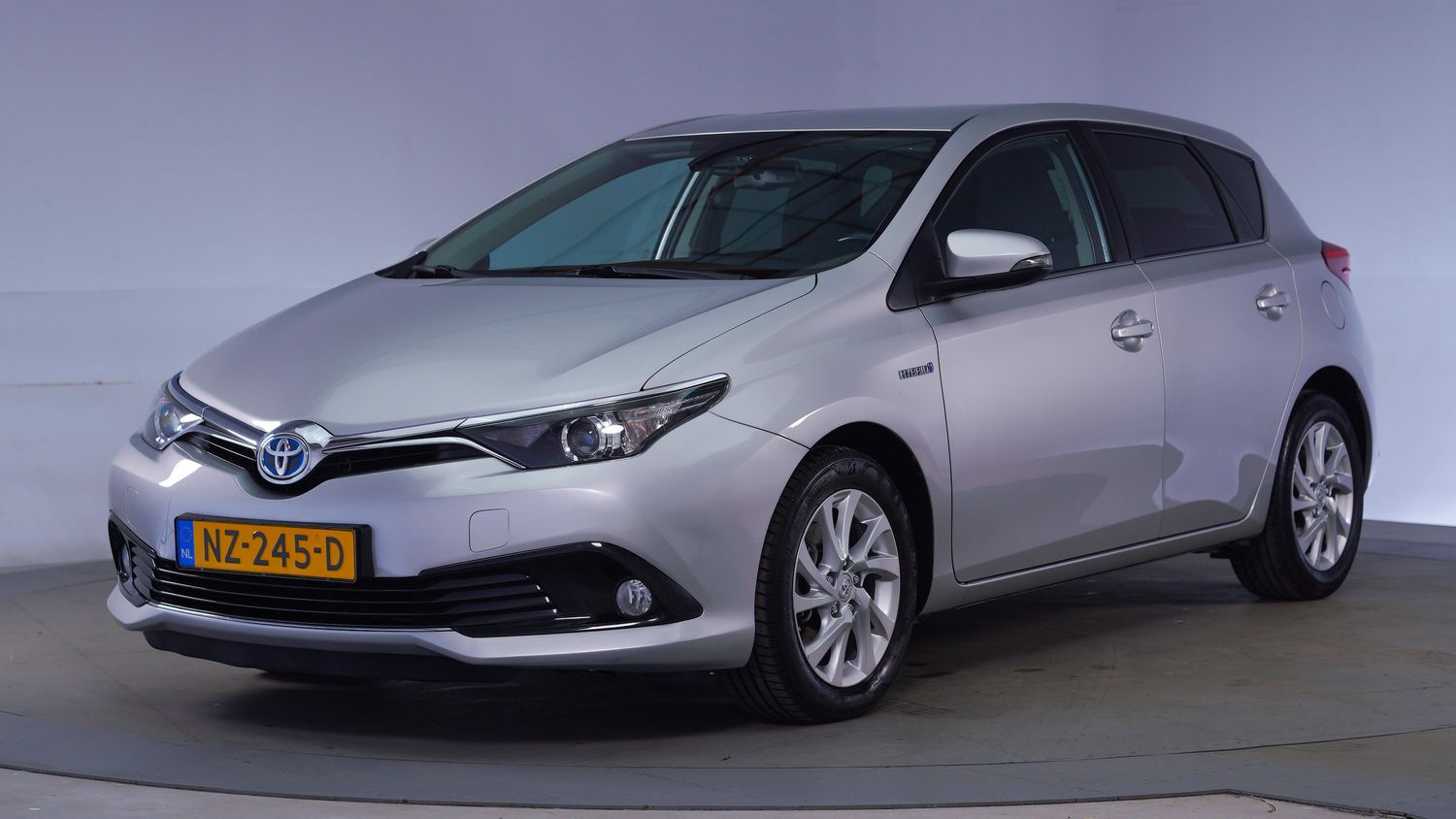 Toyota Auris Hatchback 2017 NZ-245-D 1