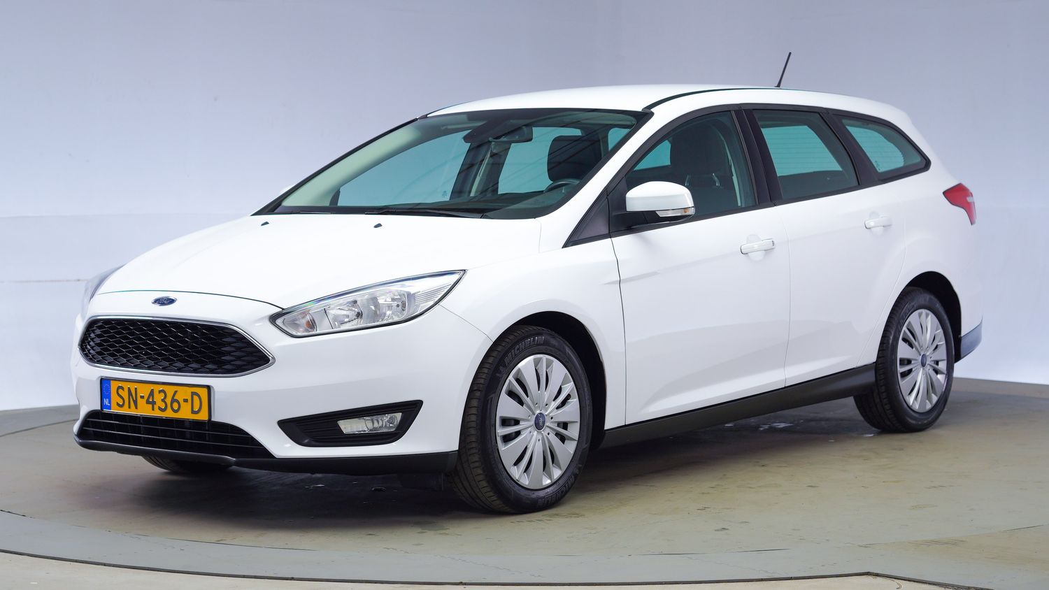 Ford Focus Station 2018 SN-436-D 1