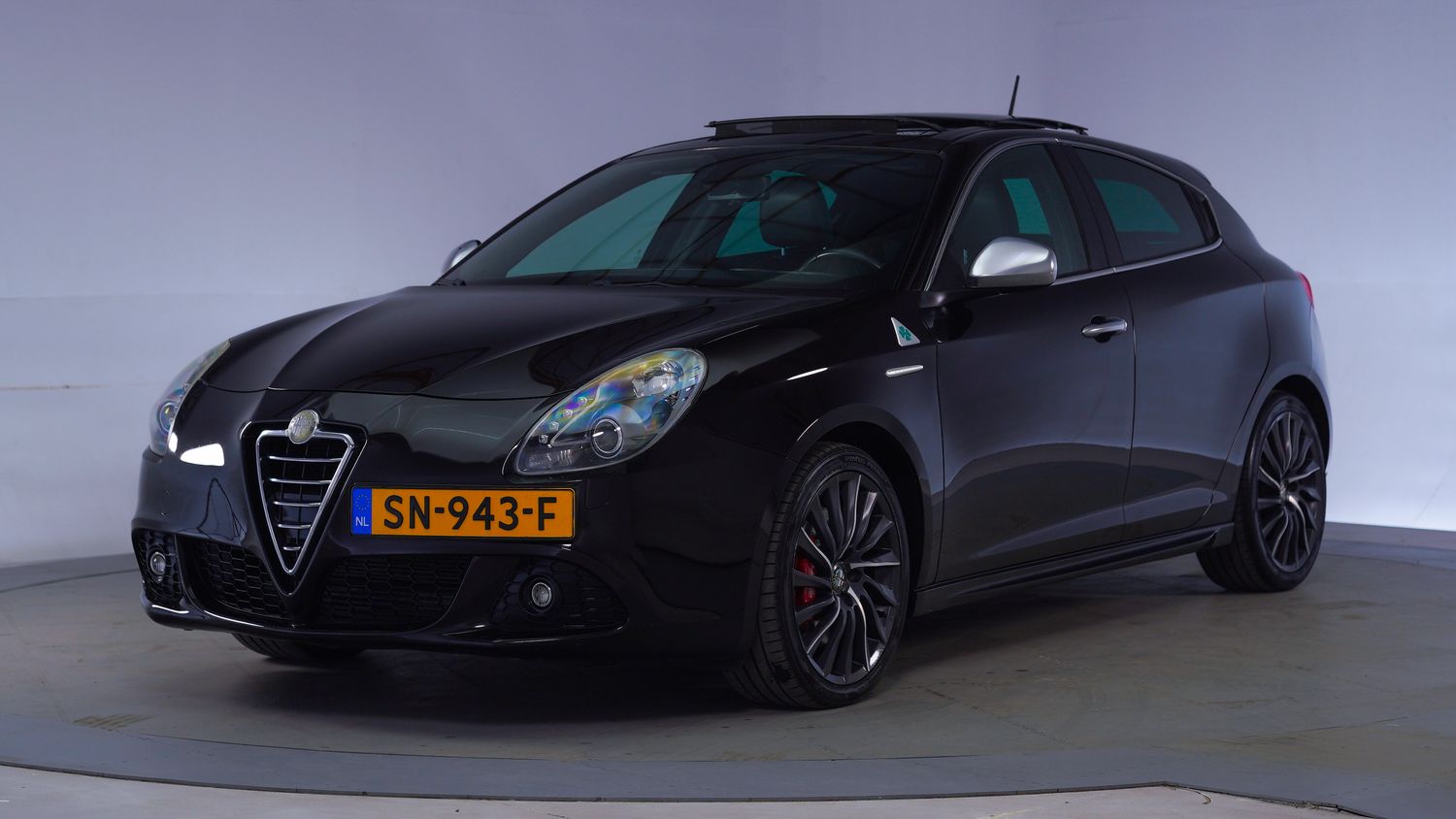 Alfa Romeo Giulietta Hatchback 2013 SN-943-F 1