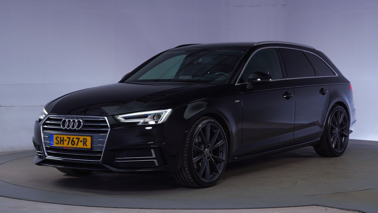 Audi A4 Station 2018 SH-767-R 1