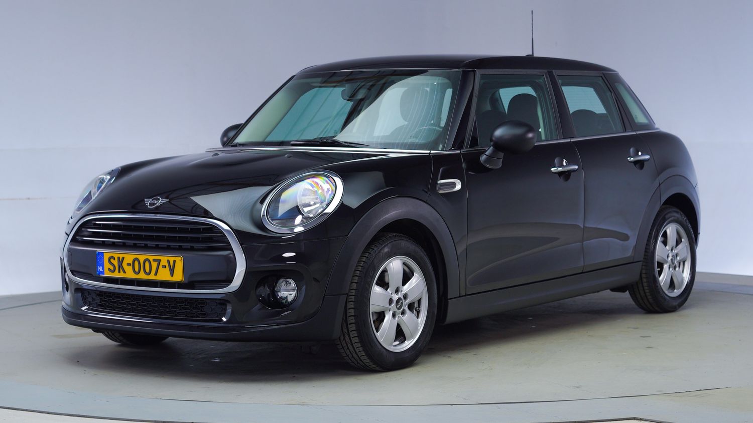 Mini One Hatchback 2018 SK-007-V 1