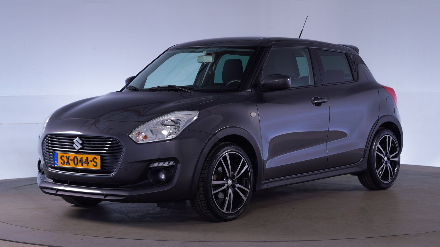 Suzuki Swift Hatchback 2018 SX-044-S 1