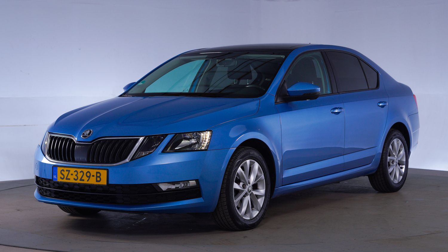 Skoda Octavia Sedan 2018 SZ-329-B 1