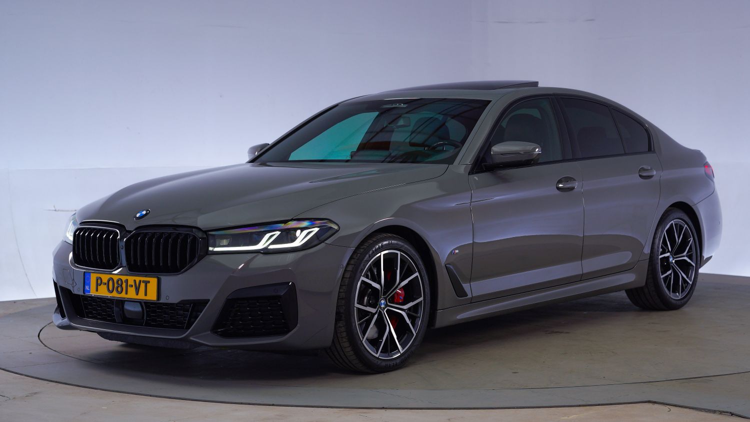 BMW 5-serie Sedan 2022 P-081-VT 1
