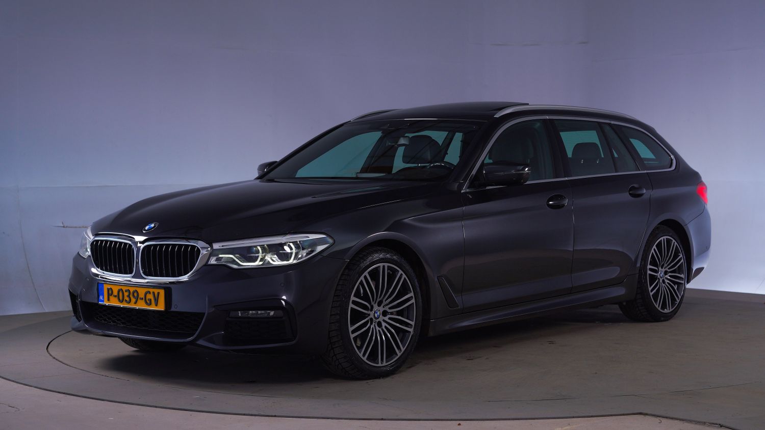 BMW 5-serie Station 2018 P-039-GV 1