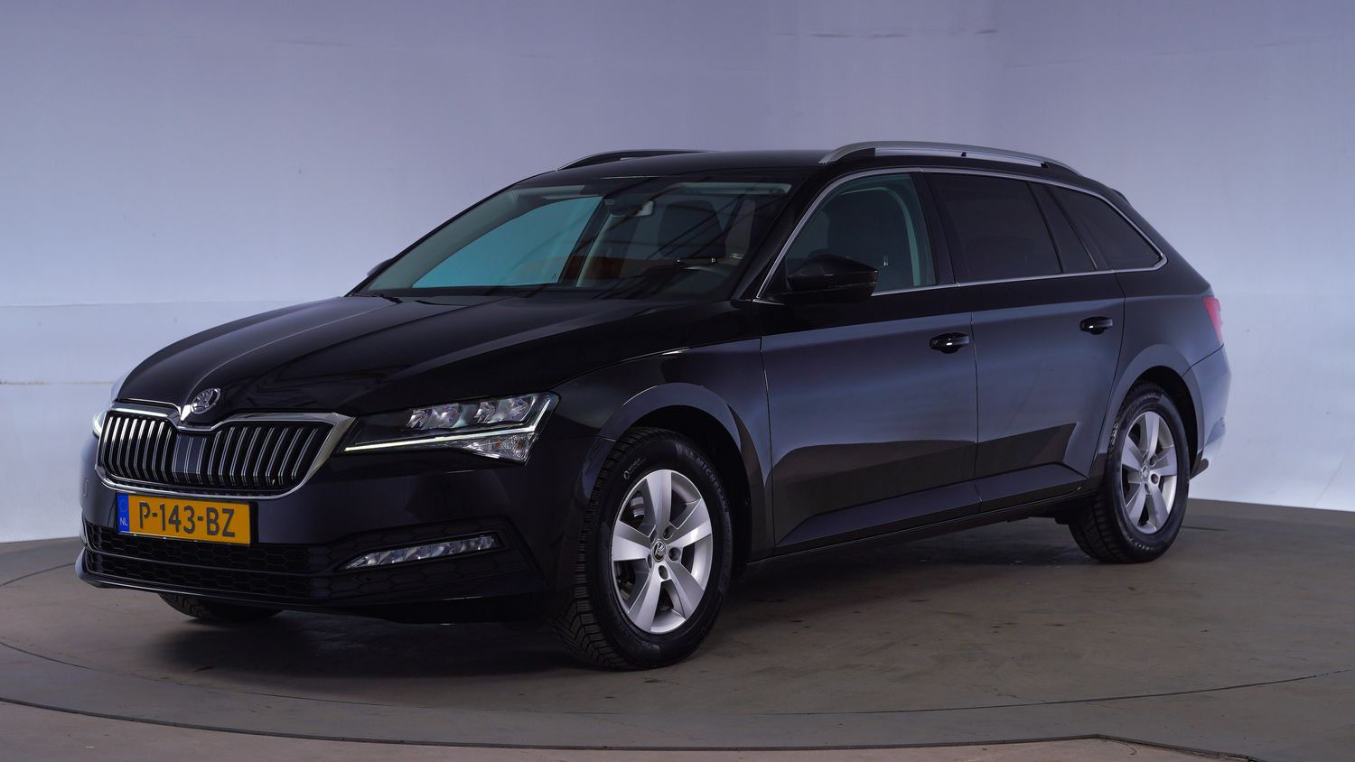 Skoda Superb Station 2022 P-143-BZ 1