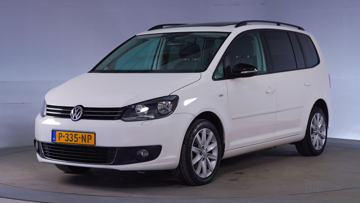 Volkswagen Touran MPV 2013 P-335-NP 1