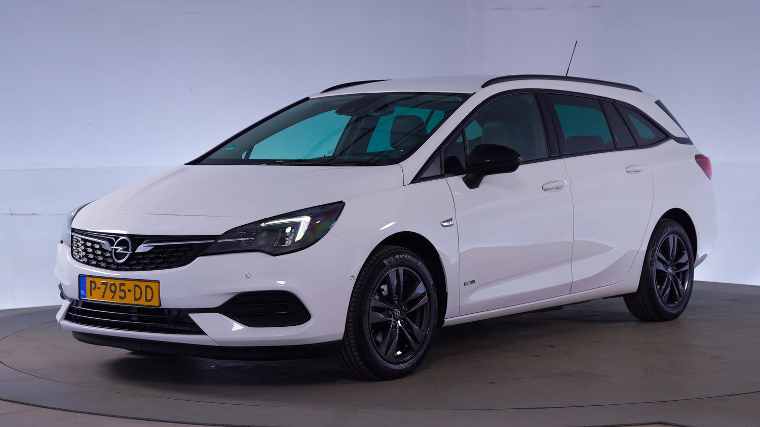 Opel Astra Station 2022 P-795-DD 1