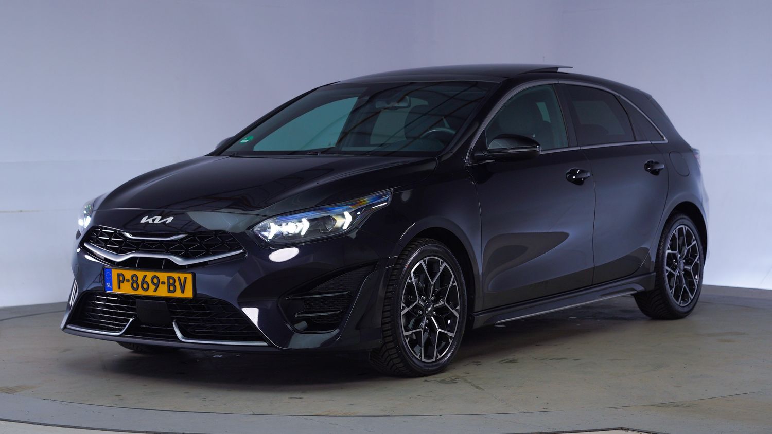 Kia Cee d Hatchback 2022 P-869-BV 1