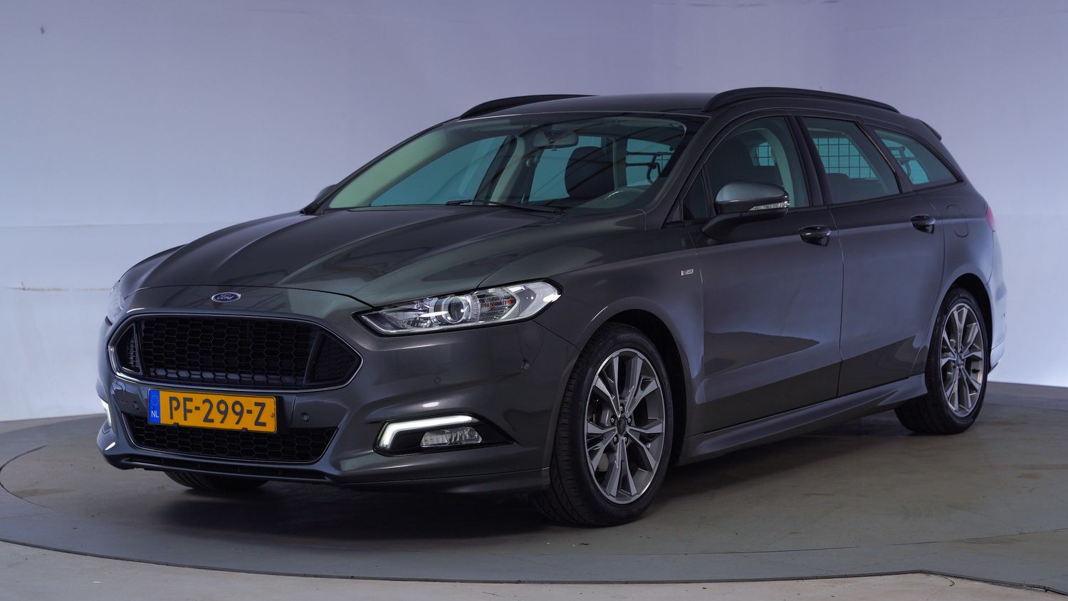 Ford Mondeo Station 2017 PF-299-Z 1